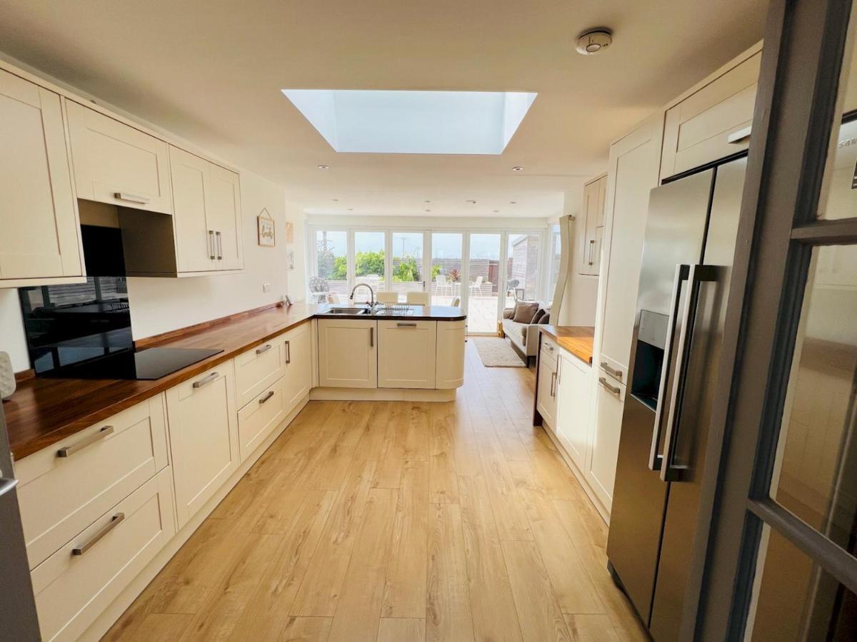 Pass The Keys Fabulous Beach Front Holiday Location Lydd 外观 照片